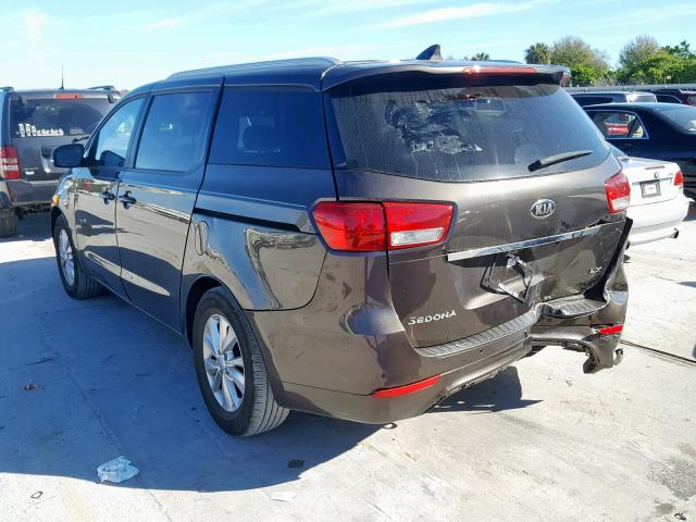 KNDMB5C11H6325598 - 2017 KIA SEDONA LX BROWN photo 3