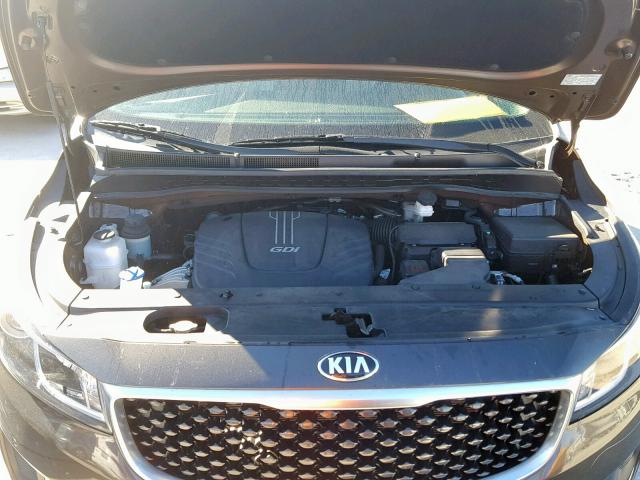 KNDMB5C11H6325598 - 2017 KIA SEDONA LX BROWN photo 7