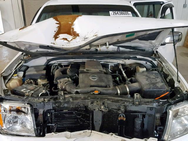 1N6AD07WX6C405337 - 2006 NISSAN FRONTIER C WHITE photo 7