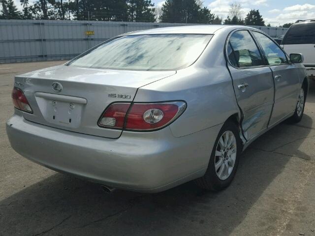 JTHBF30G025024762 - 2002 LEXUS ES 300 SILVER photo 4