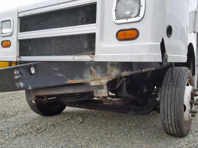 4UZA4FF48WC991067 - 1998 FREIGHTLINER CHASSIS M WHITE photo 9