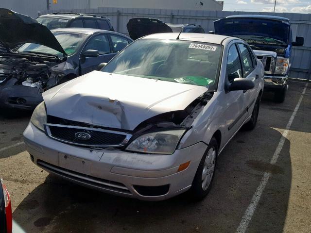 1FAFP34N36W101798 - 2006 FORD FOCUS ZX4 SILVER photo 2