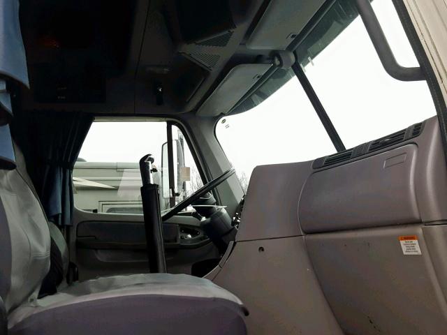 1FUJA6CV05PV20153 - 2005 FREIGHTLINER CONVENTION WHITE photo 5