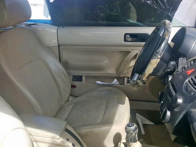 3VWCD31Y14M325974 - 2004 VOLKSWAGEN NEW BEETLE თაფლისფერი ფოტო 5