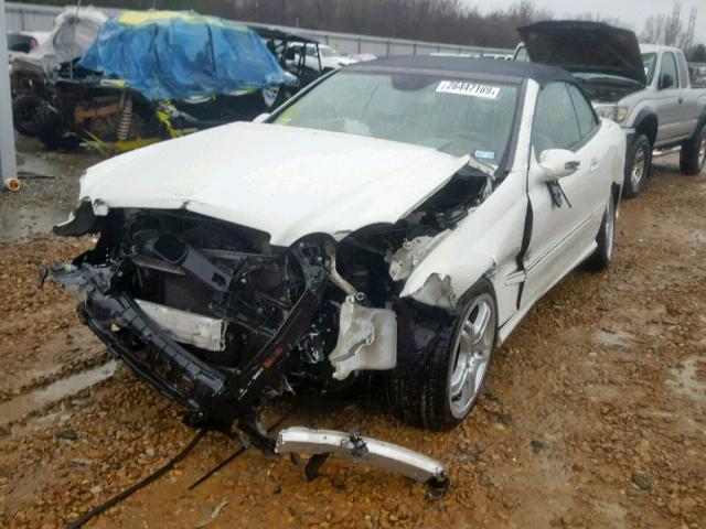 WDBTK72F88T095711 - 2008 MERCEDES-BENZ CLK 550 WHITE photo 2