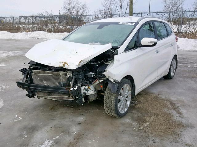 KNAHU8A33E7037375 - 2014 KIA RONDO WHITE photo 2