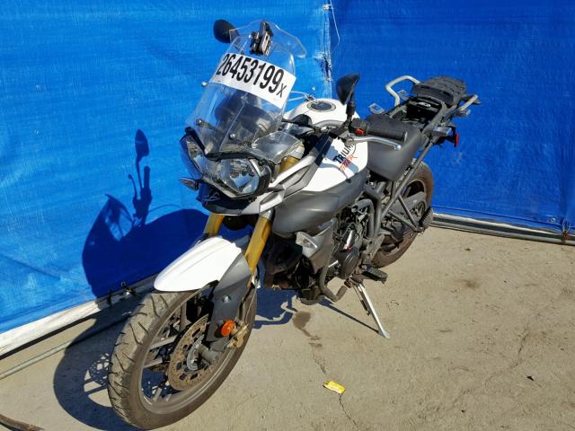 SMTE05BF9ET607672 - 2014 TRIUMPH MOTORCYCLE TIGER 800 WHITE photo 2
