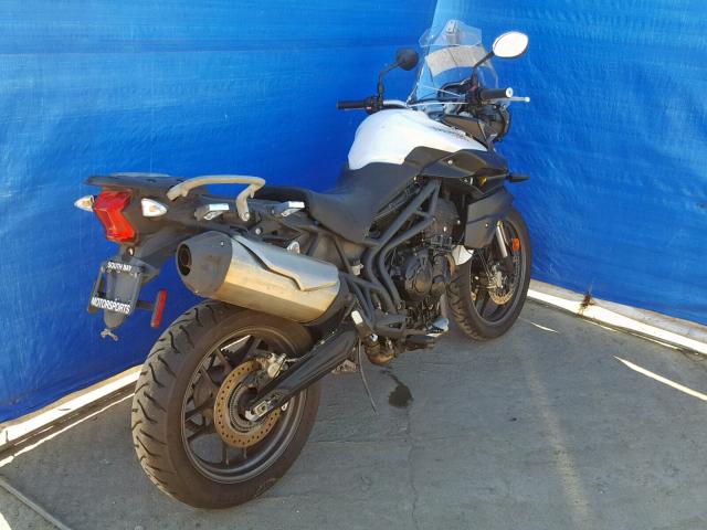 SMTE05BF9ET607672 - 2014 TRIUMPH MOTORCYCLE TIGER 800 WHITE photo 4