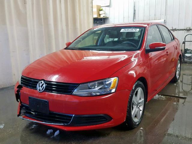 3VWLL7AJ5CM380195 - 2012 VOLKSWAGEN JETTA TDI RED photo 2