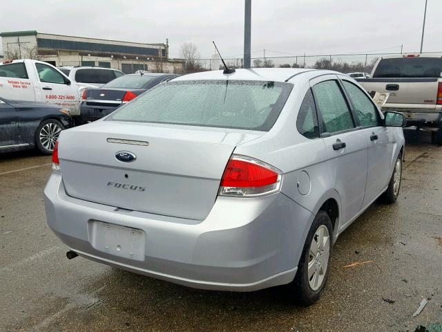 1FAHP34N18W140532 - 2008 FORD FOCUS S/SE SILVER photo 4