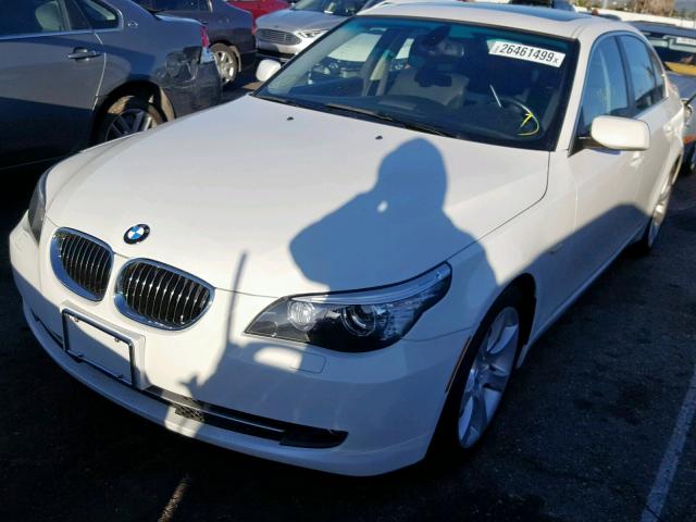 WBANW13528CZ77245 - 2008 BMW 535 I WHITE photo 2