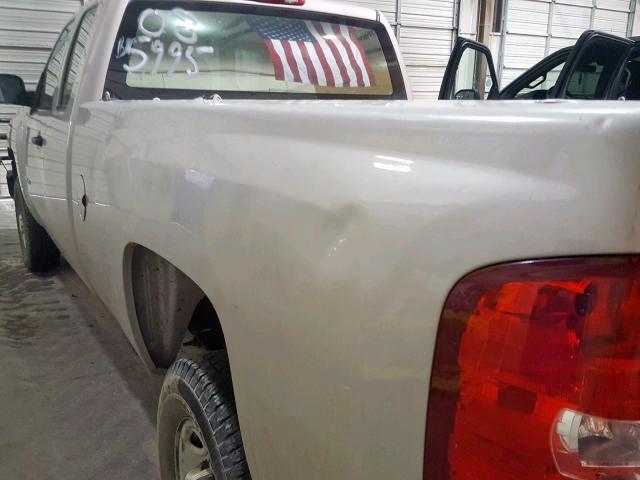 1GCHC29K08E147489 - 2008 CHEVROLET SILVERADO GOLD photo 9