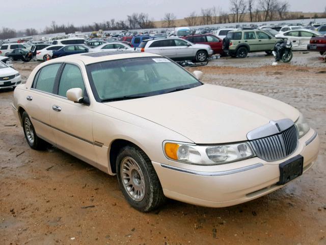 1LNFM83WXWY712194 - 1998 LINCOLN TOWN CAR C TAN photo 1