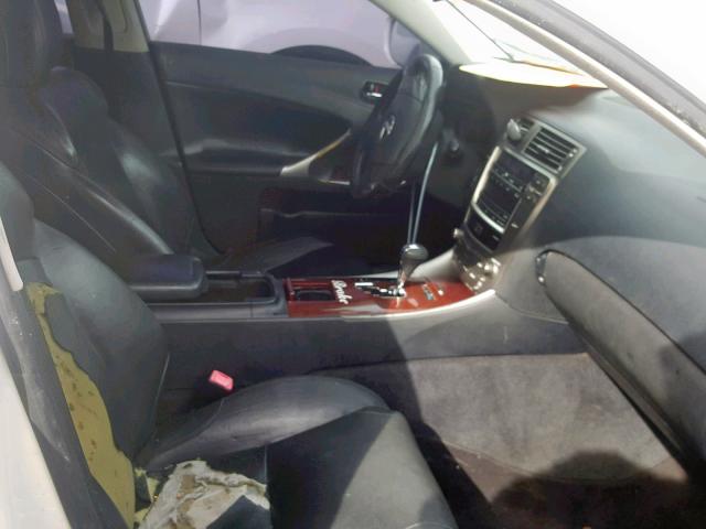 JTHBK262865008770 - 2006 LEXUS IS 250 WHITE photo 5