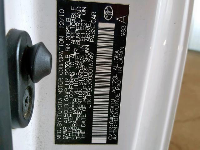 JTKJF5C70B3016749 - 2011 TOYOTA SCION TC 白色 照片 10