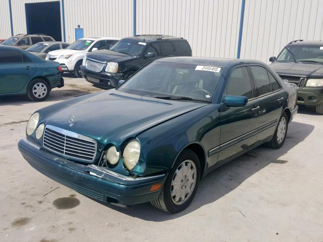 WDBJF55F8TJ002377 - 1996 MERCEDES-BENZ E 320 GREEN photo 2