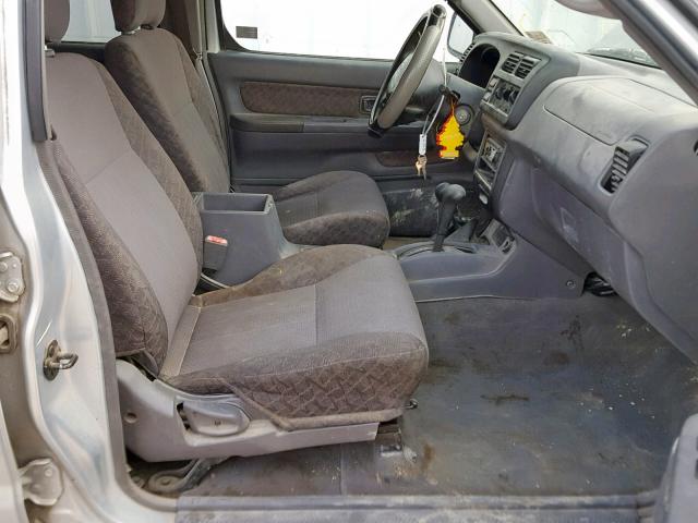 5N1ED28Y3YC557409 - 2000 NISSAN XTERRA SILVER photo 5