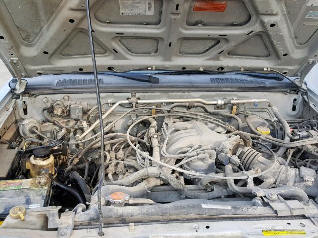 5N1ED28Y3YC557409 - 2000 NISSAN XTERRA SILVER photo 7