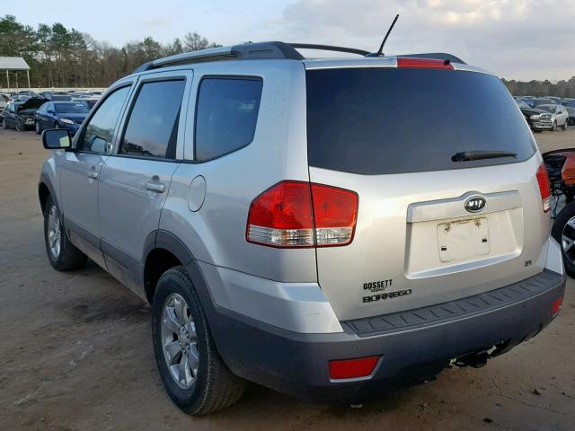 KNDJJ741695028043 - 2009 KIA BORREGO LX SILVER photo 3