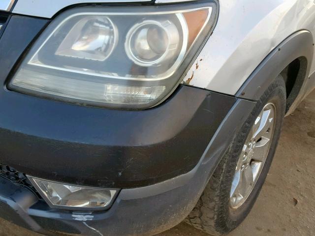 KNDJJ741695028043 - 2009 KIA BORREGO LX SILVER photo 9