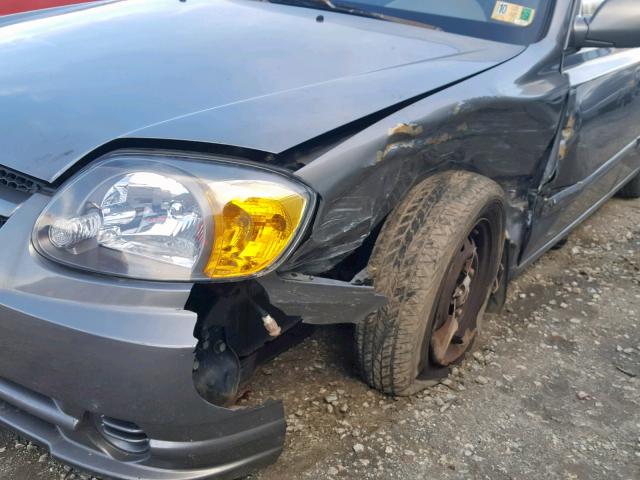 KMHCG45C05U616540 - 2005 HYUNDAI ACCENT GL GRAY photo 9