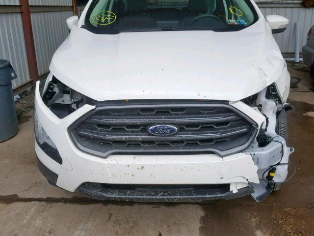 MAJ6P1CL3JC225651 - 2018 FORD ECOSPORT S WHITE photo 9