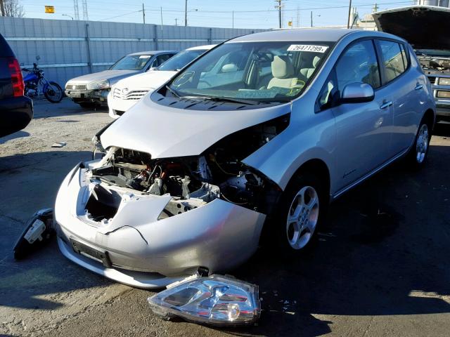 1N4AZ0CP5DC411844 - 2013 NISSAN LEAF S SILVER photo 2