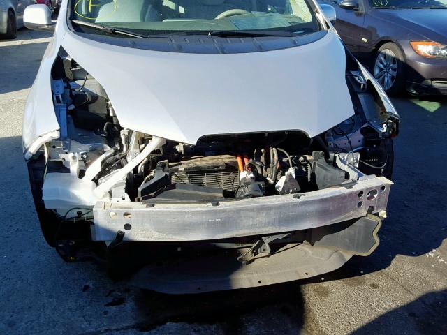 1N4AZ0CP5DC411844 - 2013 NISSAN LEAF S SILVER photo 9