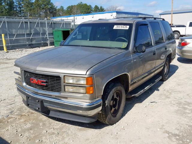 1GKEC13R6WJ730516 - 1998 GMC YUKON TAN photo 2