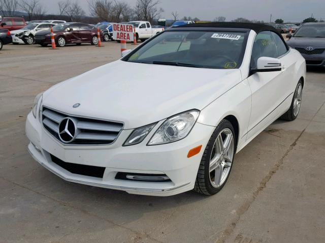 WDDKK5KFXDF215606 - 2013 MERCEDES-BENZ E 350 WHITE photo 2