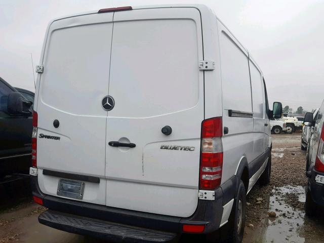 WD3PE7CC7C5650301 - 2012 MERCEDES-BENZ SPRINTER 2 WHITE photo 4