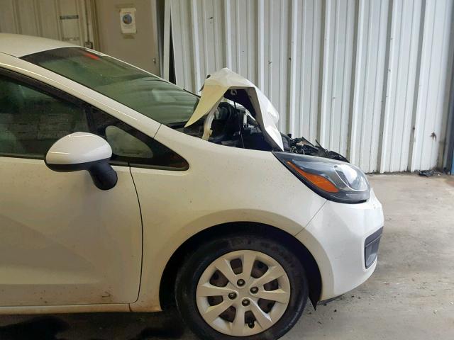 KNADM4A35F6453197 - 2015 KIA RIO LX WHITE photo 9