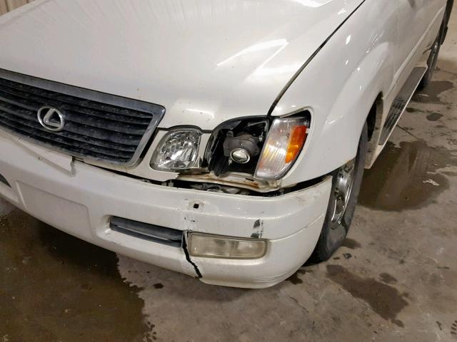 JT6HT00W1X0062782 - 1999 LEXUS LX 470 WHITE photo 9