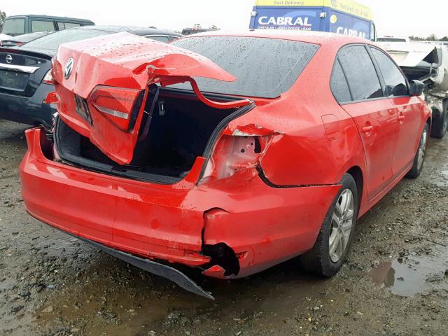 3VW2K7AJXFM226696 - 2015 VOLKSWAGEN JETTA BASE RED photo 4