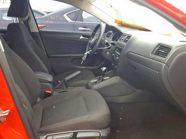 3VW2K7AJXFM226696 - 2015 VOLKSWAGEN JETTA BASE RED photo 5