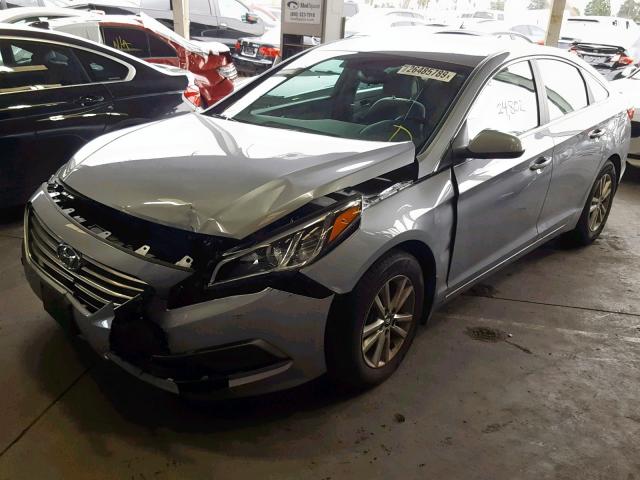 5NPE24AF4HH590471 - 2017 HYUNDAI SONATA SE SILVER photo 2