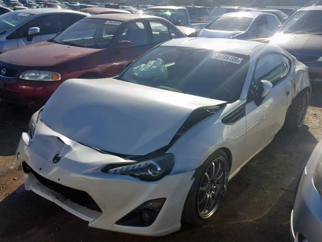 JF1ZNAA17D1712064 - 2013 TOYOTA SCION FR-S WHITE photo 2