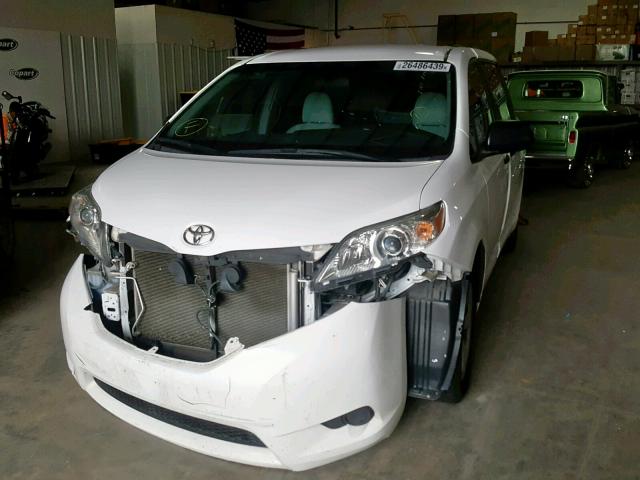 5TDZK3DC2GS745721 - 2016 TOYOTA SIENNA WHITE photo 2