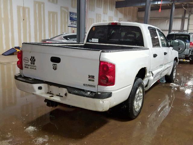 1D7HW48P37S182890 - 2007 DODGE DAKOTA QUA WHITE photo 4