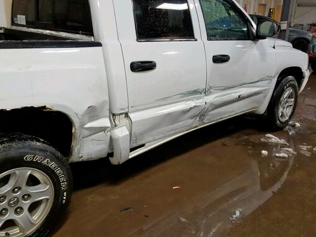 1D7HW48P37S182890 - 2007 DODGE DAKOTA QUA WHITE photo 9