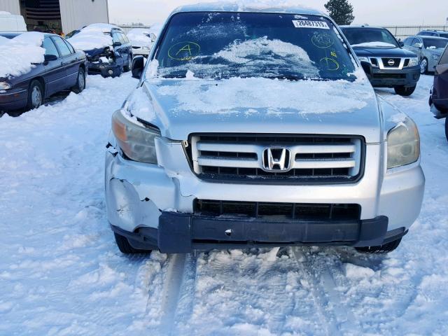 2HKYF18147H538721 - 2007 HONDA PILOT LX SILVER photo 9