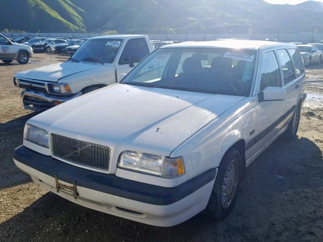 YV1LW5513R2040126 - 1994 VOLVO 850 WHITE photo 2