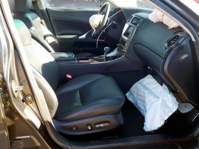 JTHBK262165024065 - 2006 LEXUS IS 250 GRAY photo 5