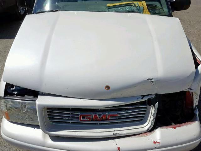 1GTCS195628121213 - 2002 GMC SONOMA WHITE photo 7