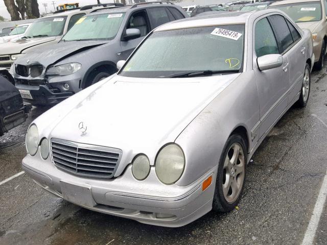 WDBJF65J02B473796 - 2002 MERCEDES-BENZ E 320 SILVER photo 2