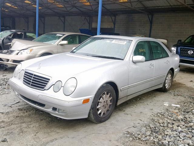 WDBJF65J3YB050509 - 2000 MERCEDES-BENZ E 320 GRAY photo 2