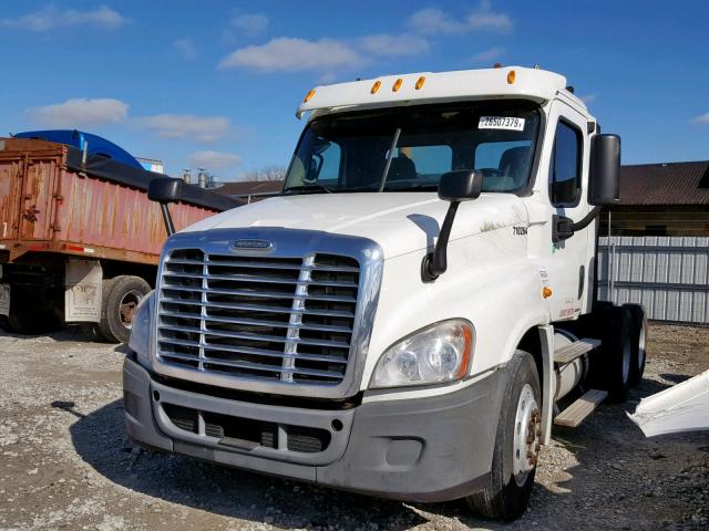 1FUJGECK2ASAV9031 - 2010 FREIGHTLINER CASCADIA 1 WHITE photo 2