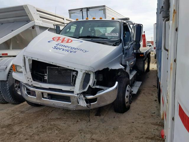 3FRWX6FC2BV433830 - 2011 FORD F650 SUPER WHITE photo 2