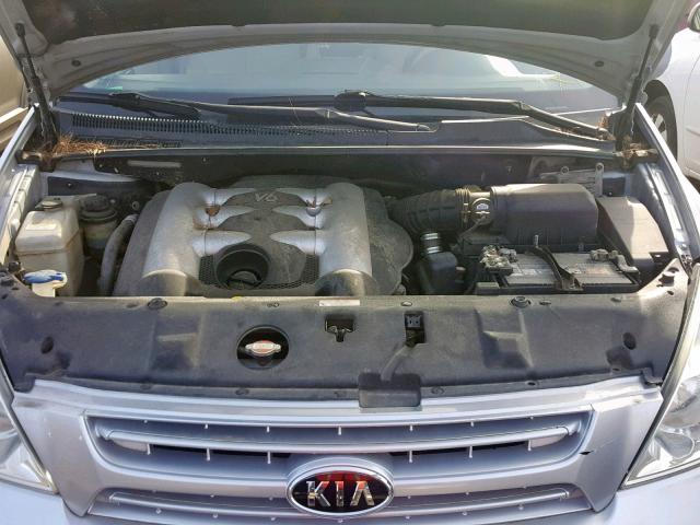 KNDMB133076140676 - 2007 KIA SEDONA EX SILVER photo 7