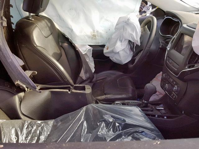 1C4PJMLB9KD313771 - 2019 JEEP CHEROKEE L WHITE photo 5